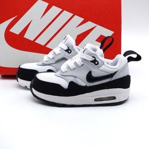 Toddler Nike Air Max (Size 6C)